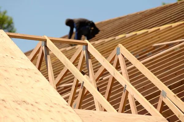 Finding the Right Roofing Contractor in Mokena for Your Home